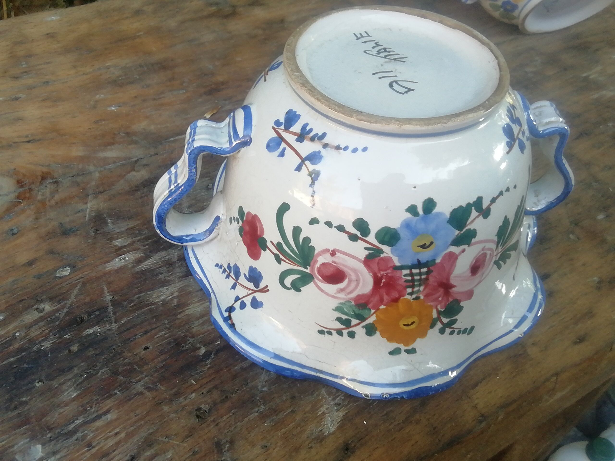 Ancient italue container