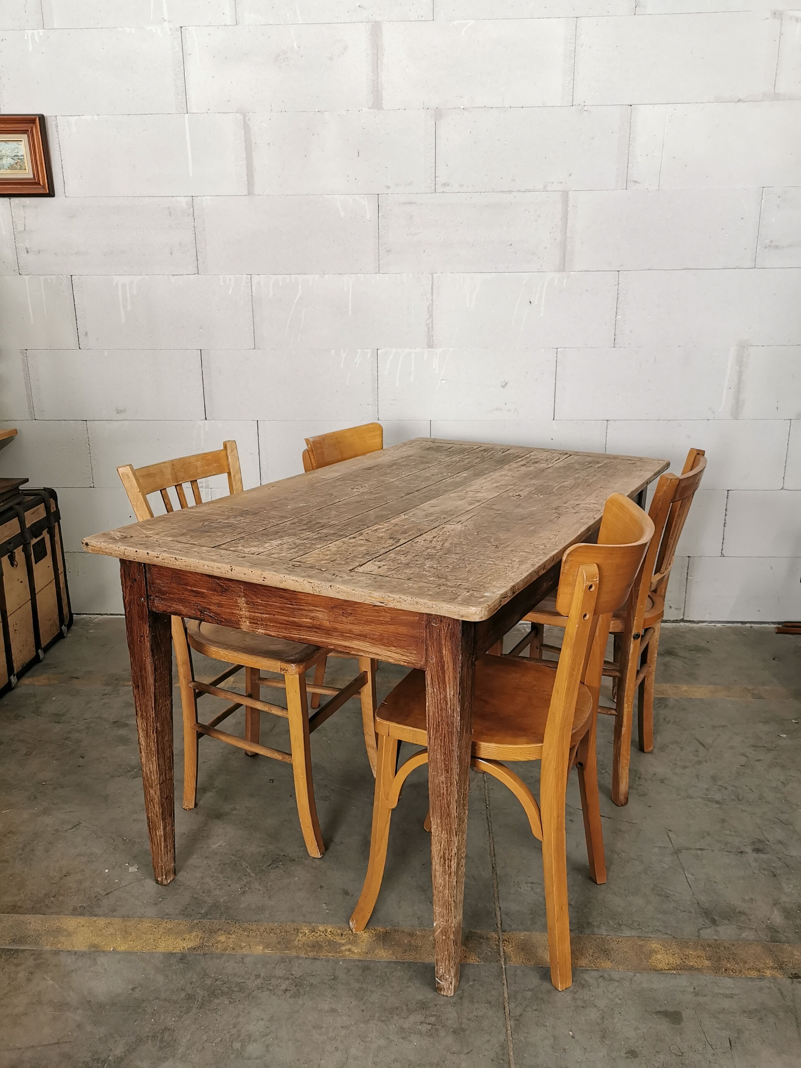 Farm table 4 to 6 people