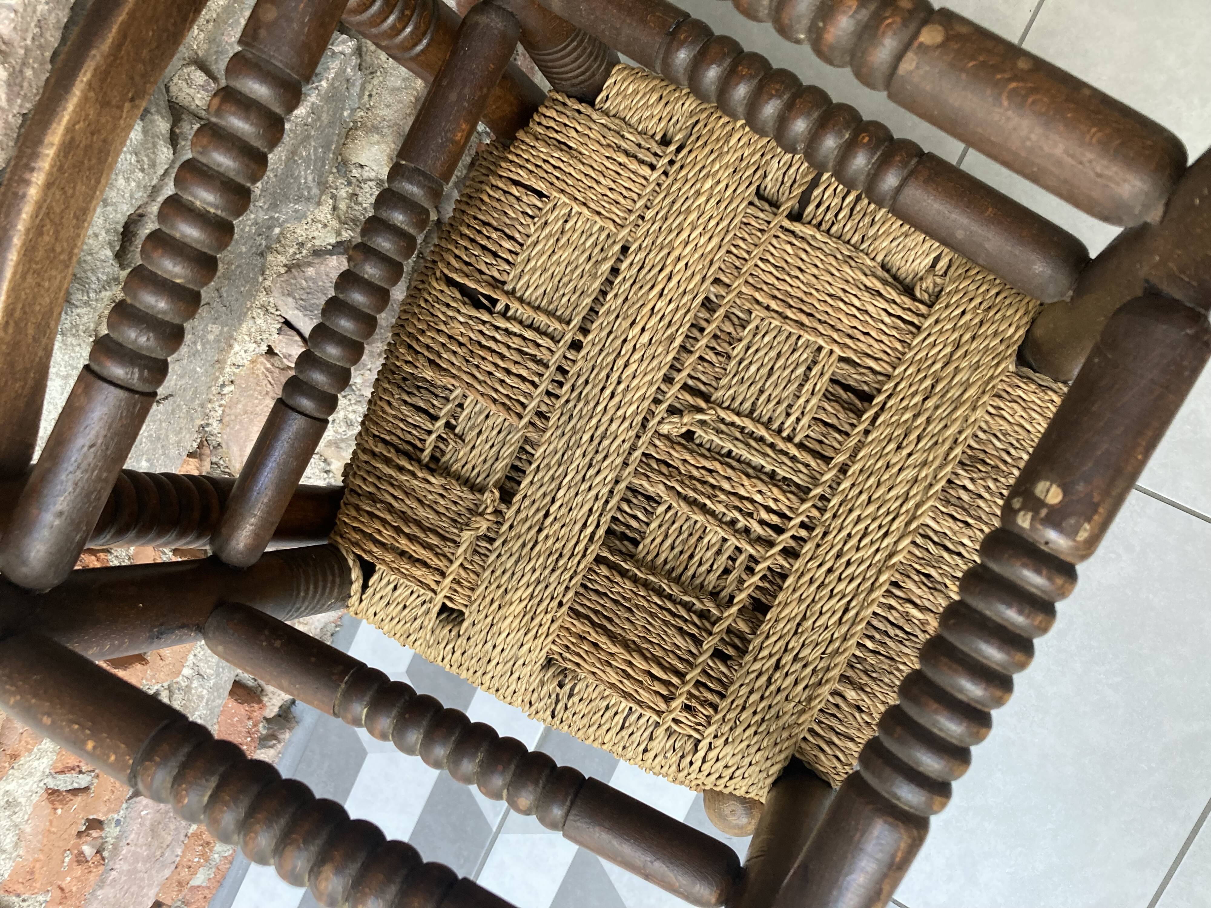 Duo de chaises en bois tourné et corde tressée, années 50-60