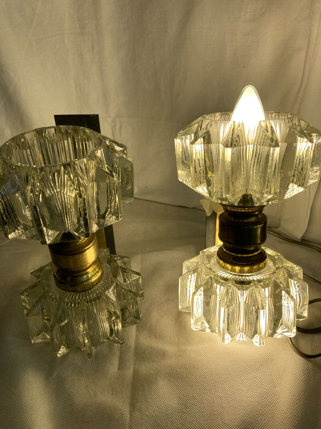 Pair of 1930s wall lights, Italian work, Murano glass and brass