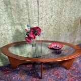 Table basse vintage rétro vintage ovale en teck par GPlan 1960