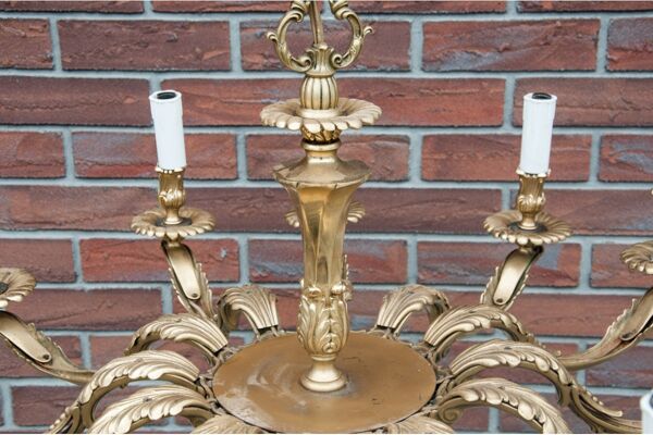 Lustre en laiton, Europe occidentale, milieu du 20ème siècle.
