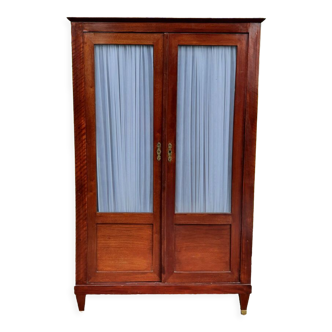 Showcase cabinet