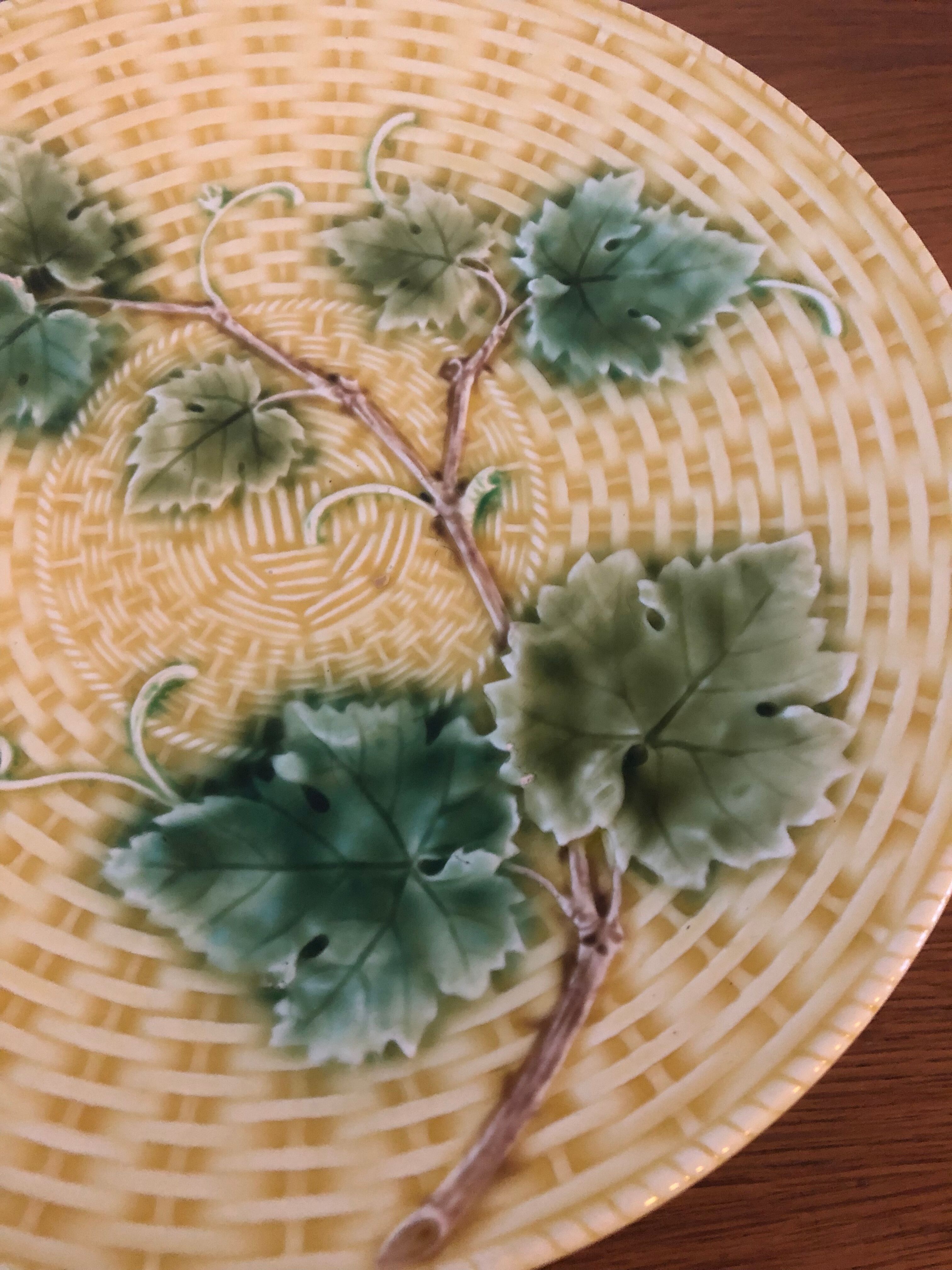 5 assiettes en barbotine majolica sarreguemines france