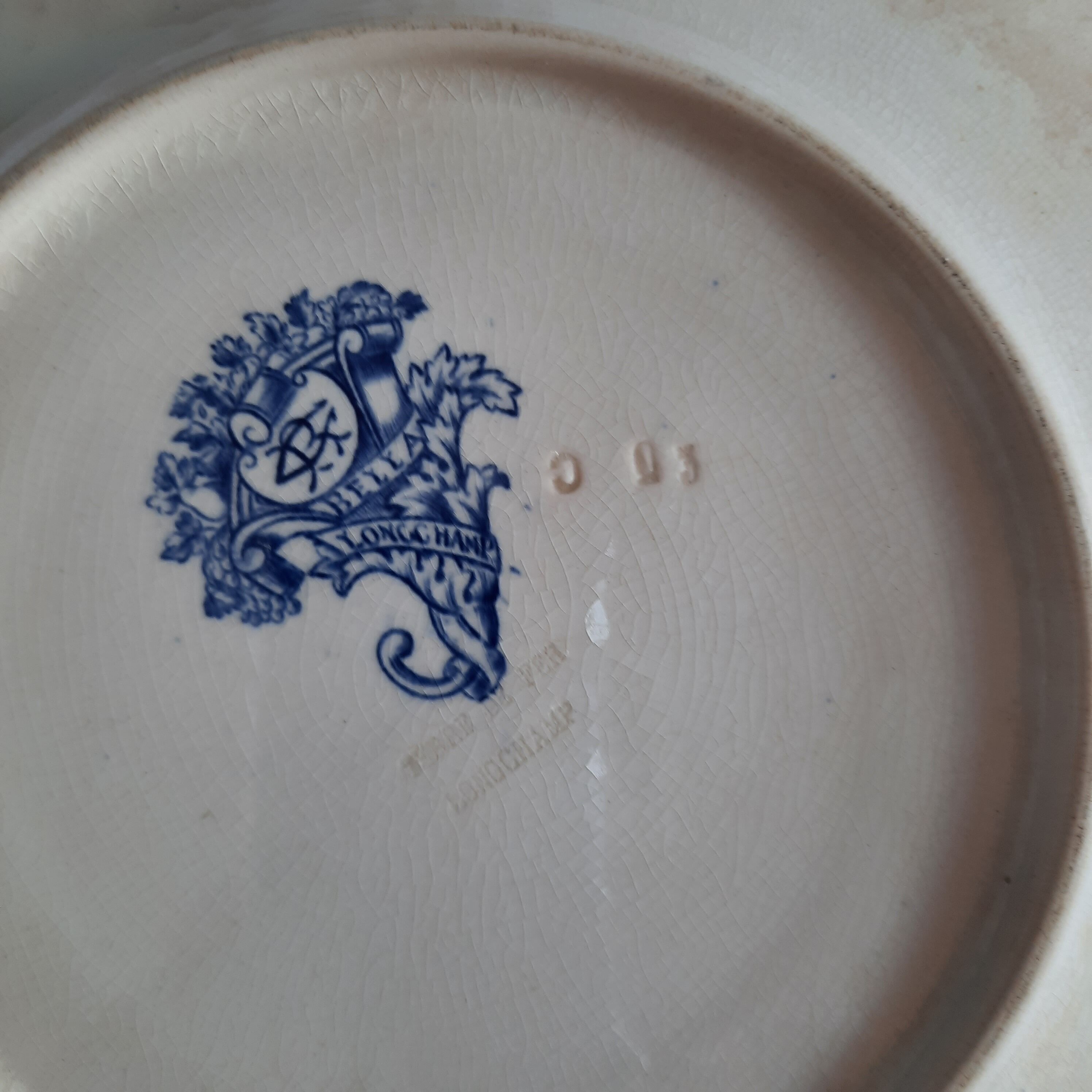 Plate faiencerie de Longchamp