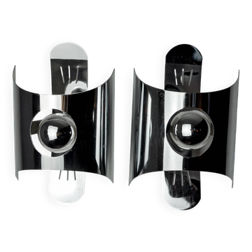 Pair of space age wall lights, chromed metal, Italy, 1970