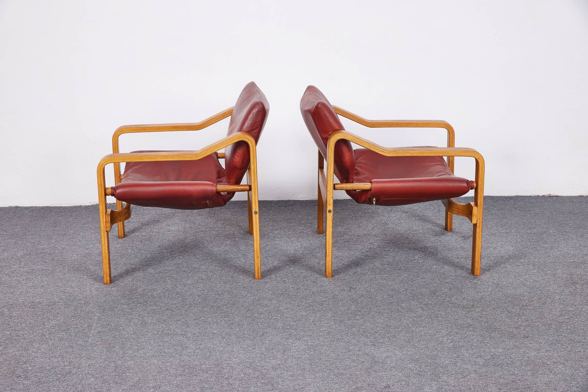 Vintage, Leather and Plywood Andy Armchairs by Janos Bodnar, Hungary, 1977, Set of 2