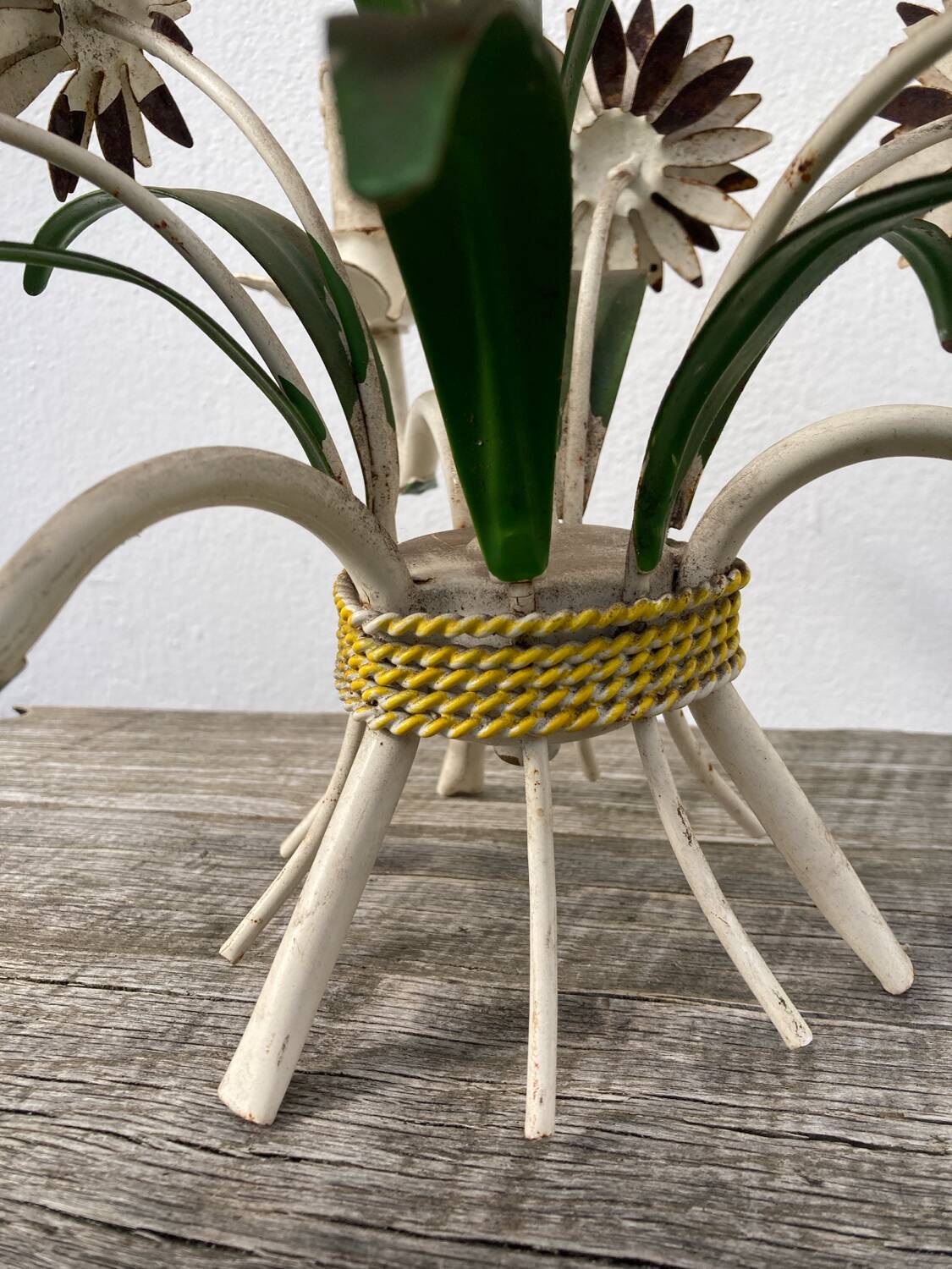 Daisy metal pendant light