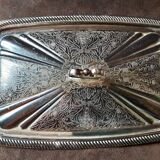 Pyrex dish on metal support