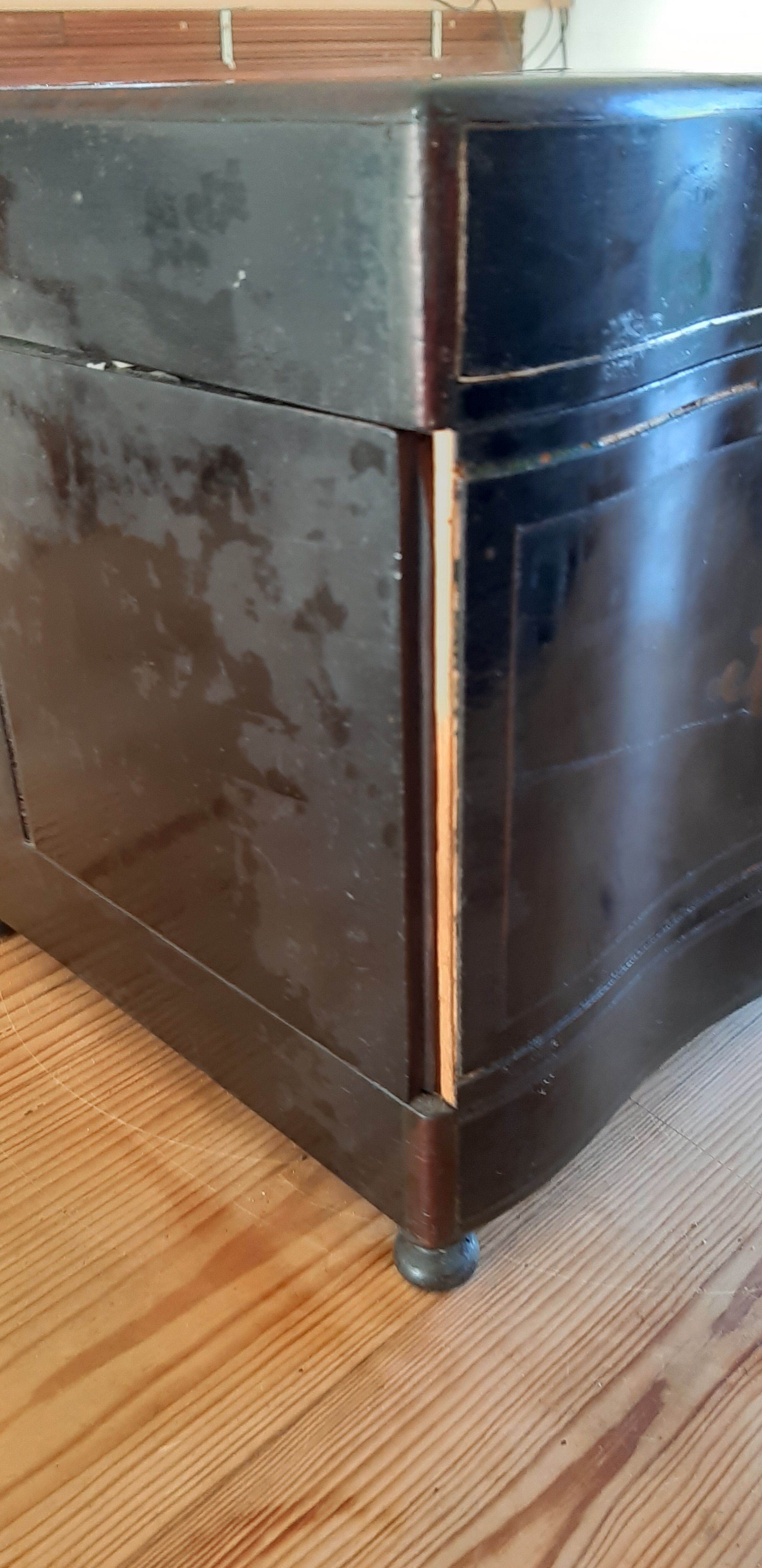 Napolèon III Liquor Cellar