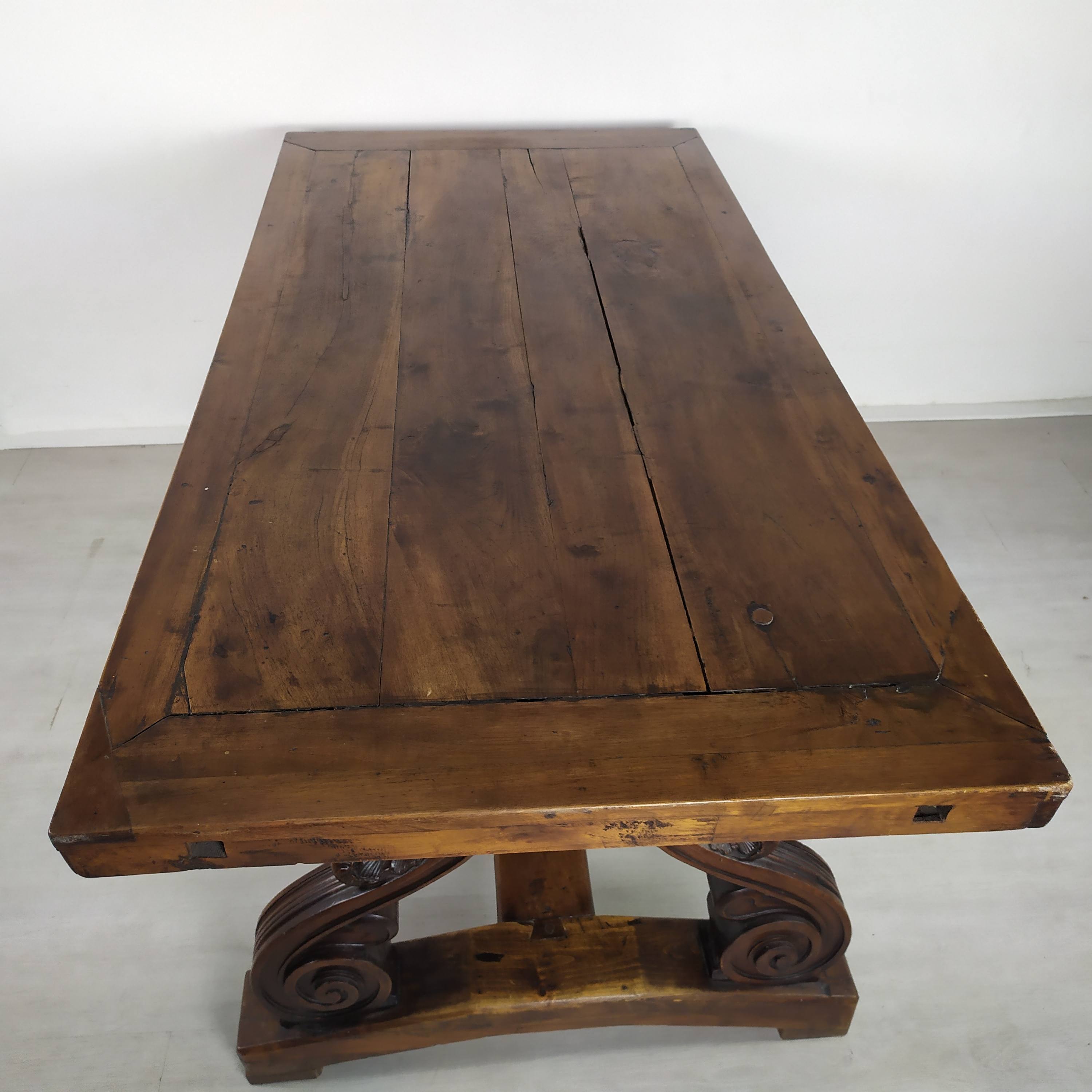 Spanish renaissance table