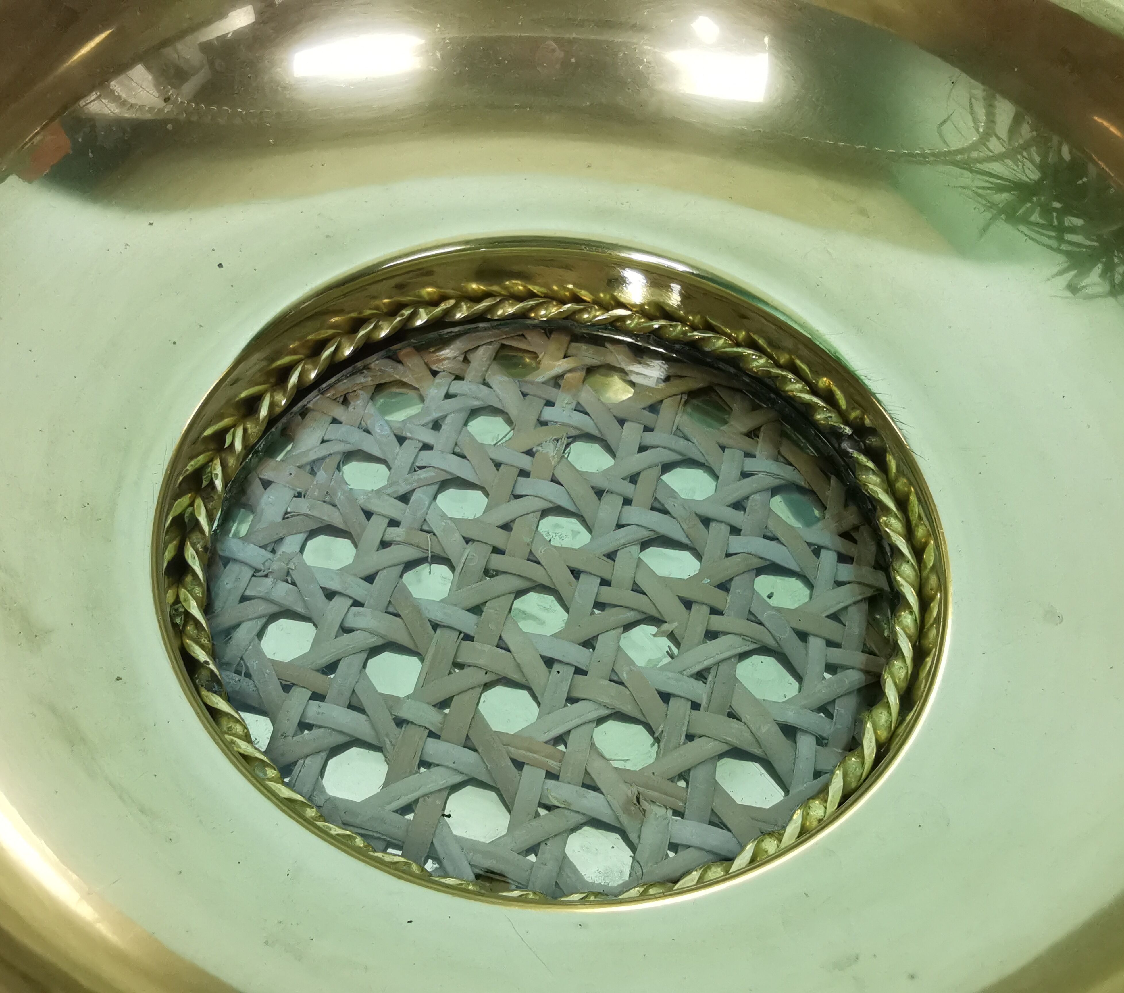 Empty basket brass pocket
