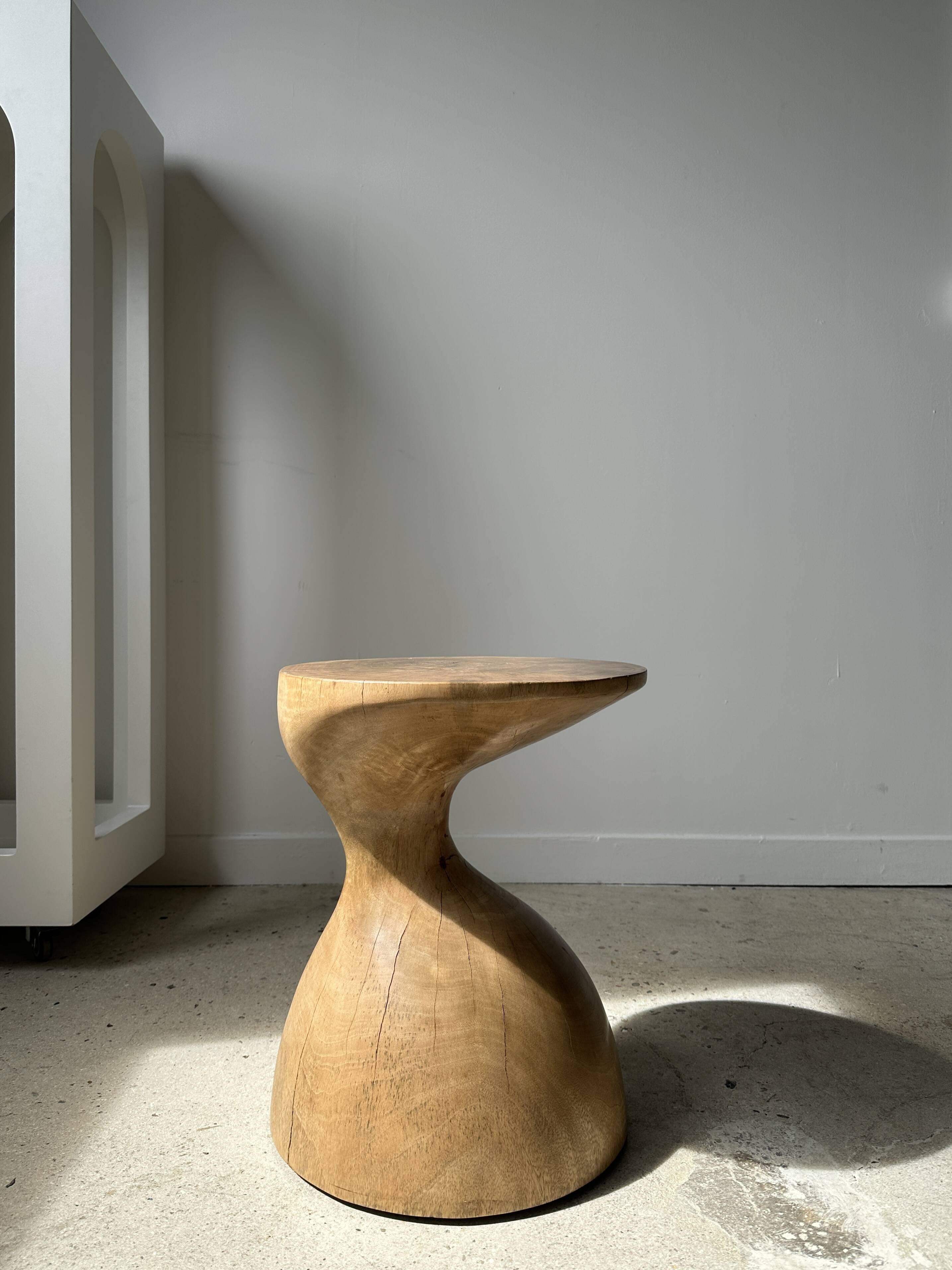 Solid wood side table (monoxyl) organic shape natural color