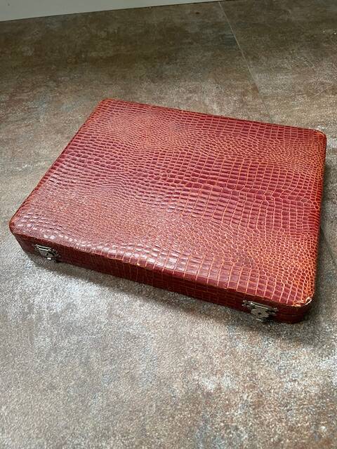 VINTAGE BOX OF 12 KNIVES from the 1950s-60s