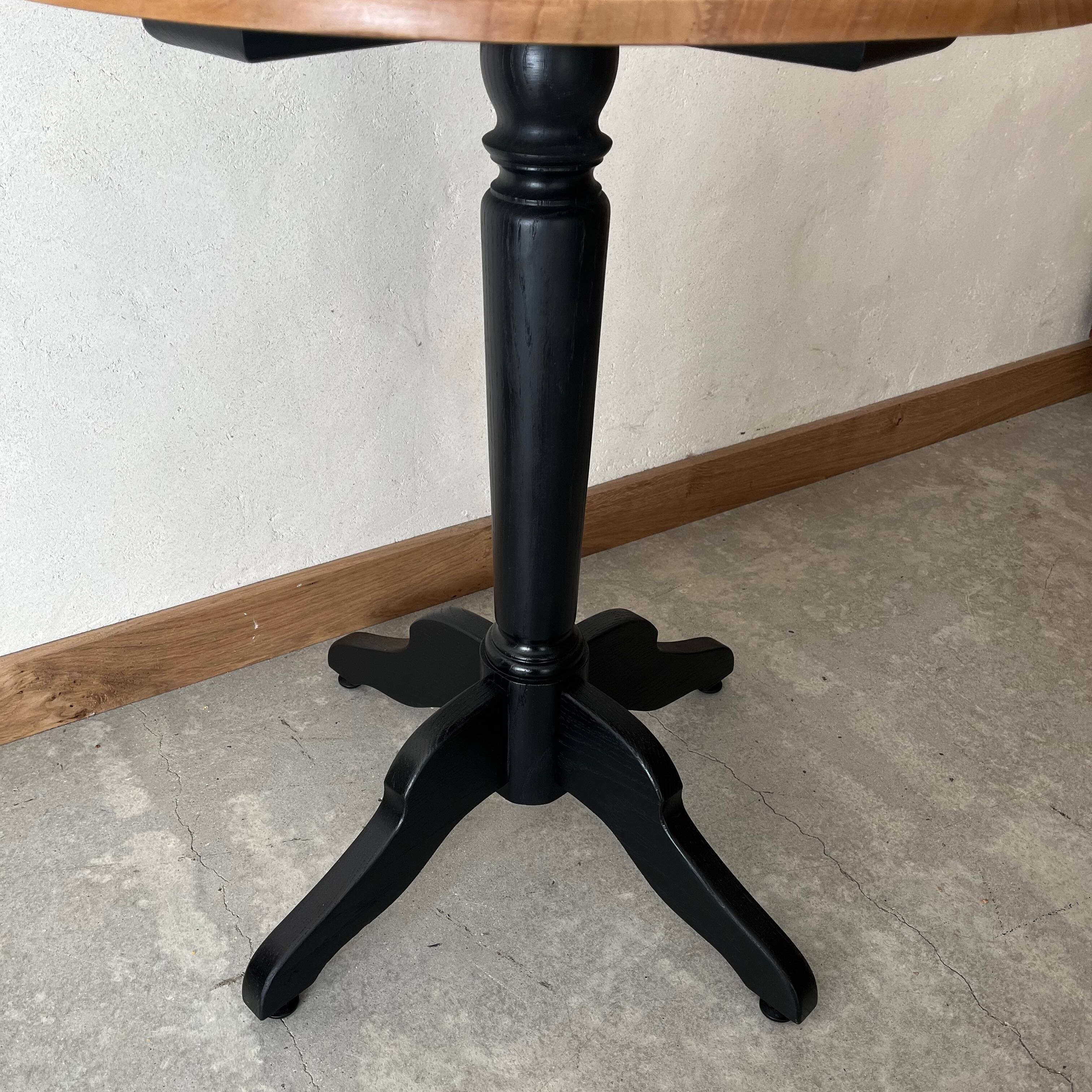 Table d'appoint, guéridon en bois
