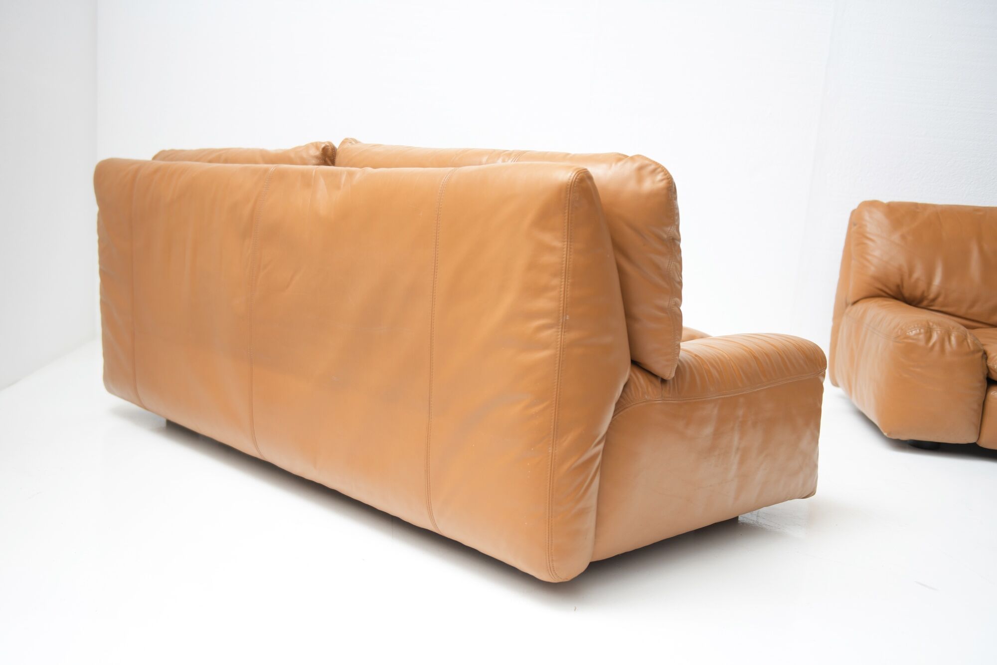 Bengodi vintage cognac leather sofas design Cini Boeri for arflex italy