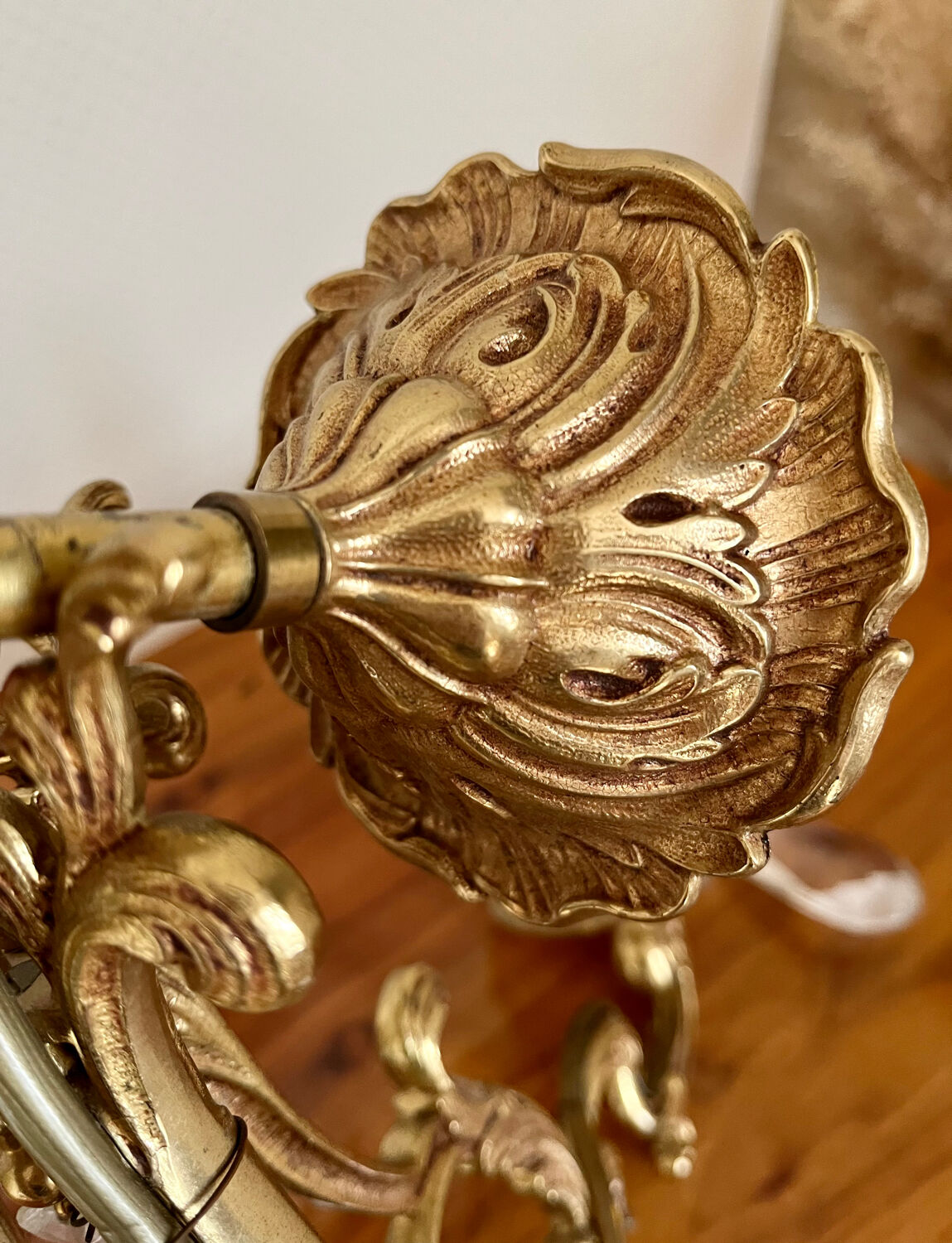 Lustre en bronze doré à pampilles anciennes
