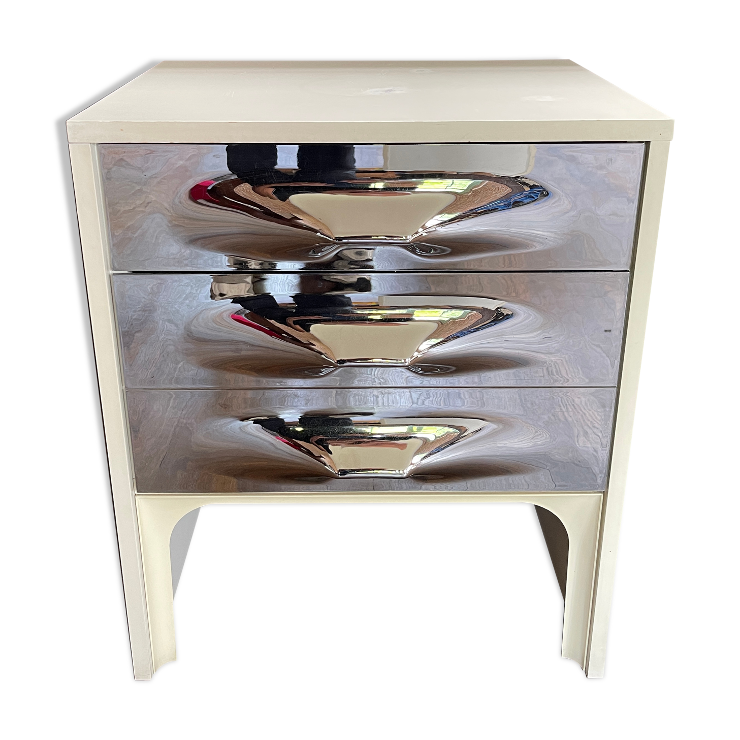 Raymond Loewy's extra bedside