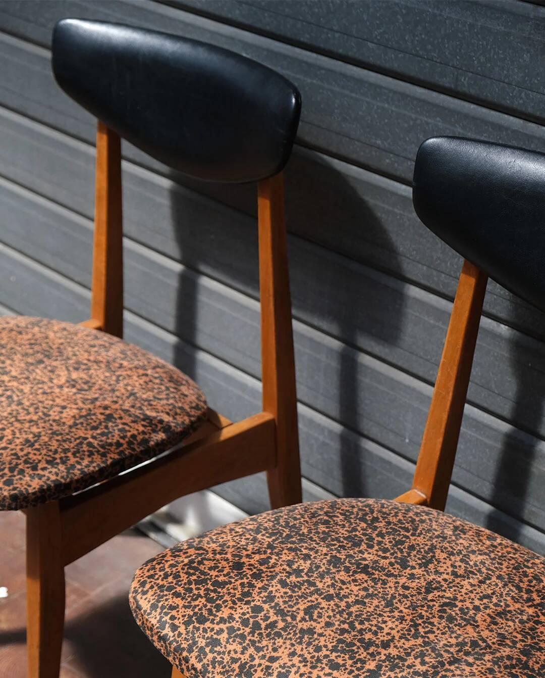 Chaises retapissées x2, années 60