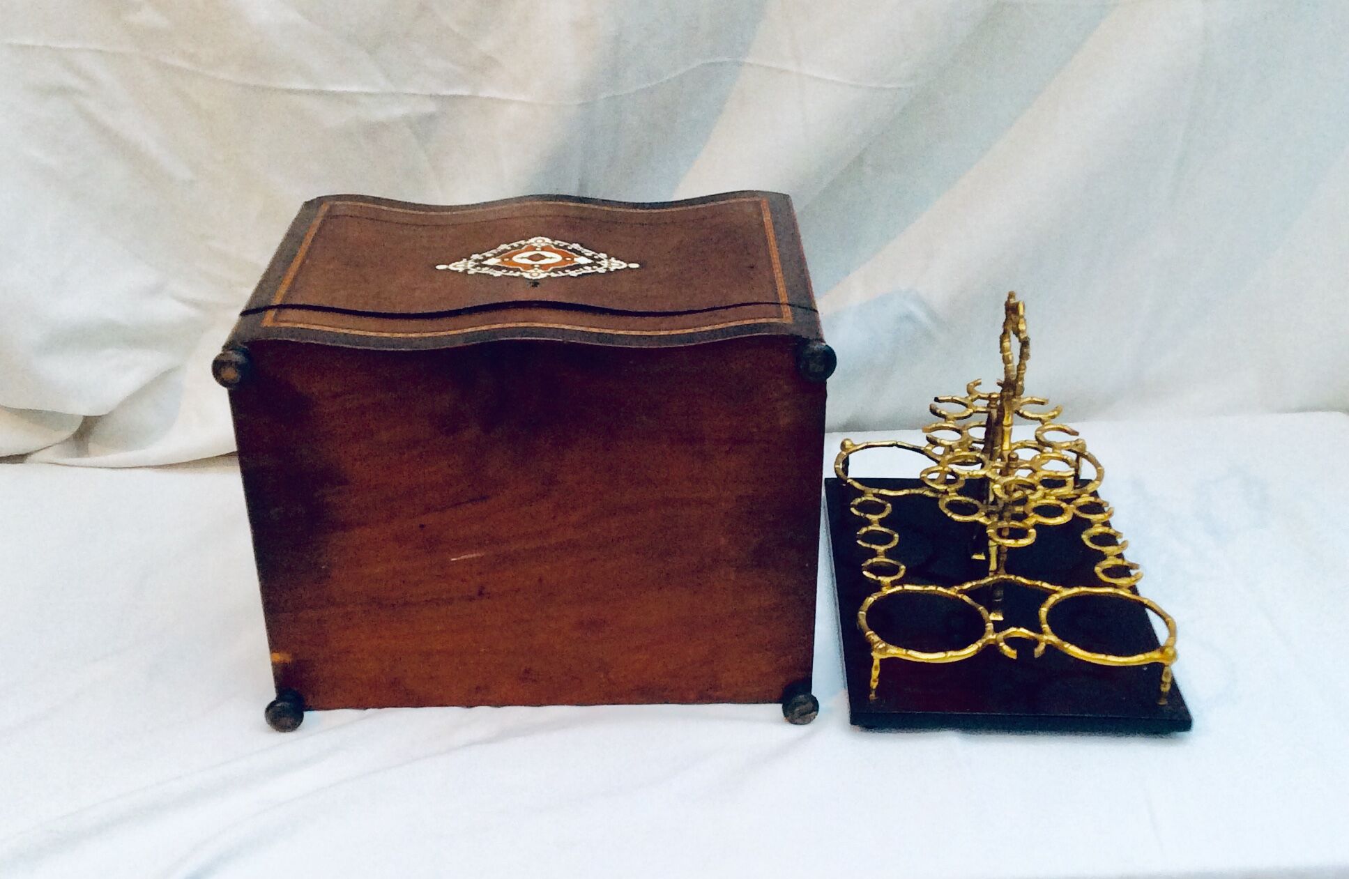 Old liquor cellar box with empty servant removable tray XlXeme H-27cm-L-32.5 cm-Pr-24cm-