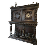 Buffet ancien en bois sculpté