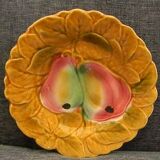 6 assiettes en barbotine fruits Sarreguemines