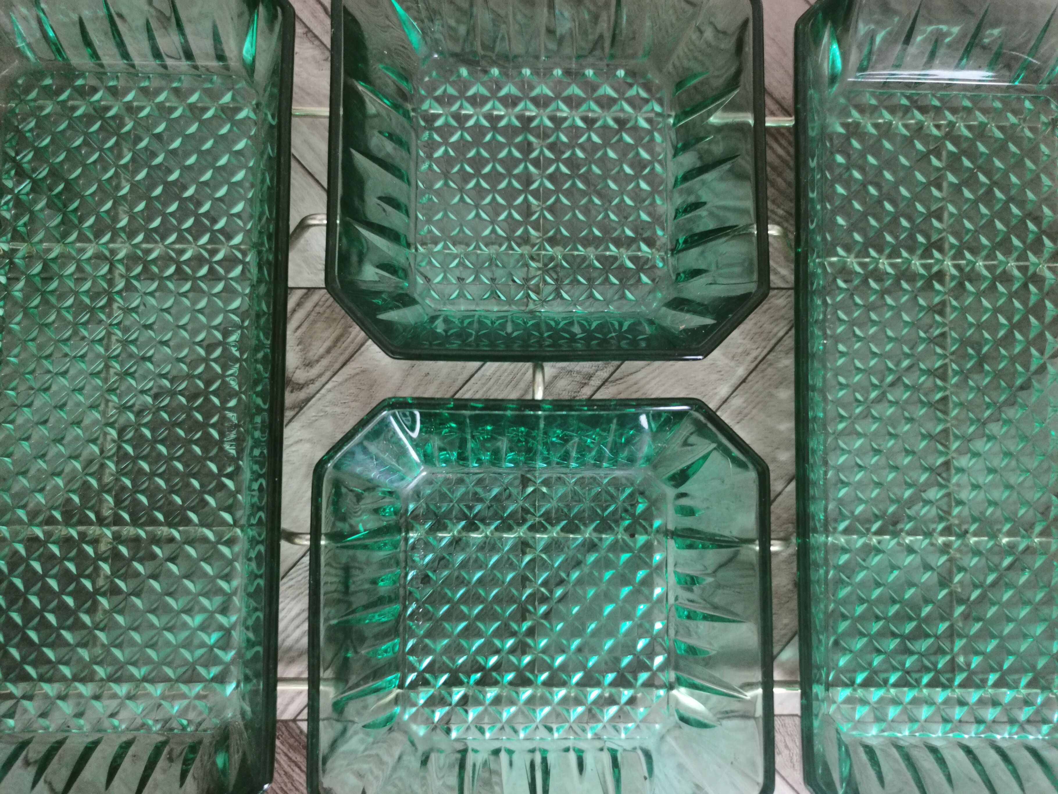 Arcoroc Emerald green and gold aperitif tray