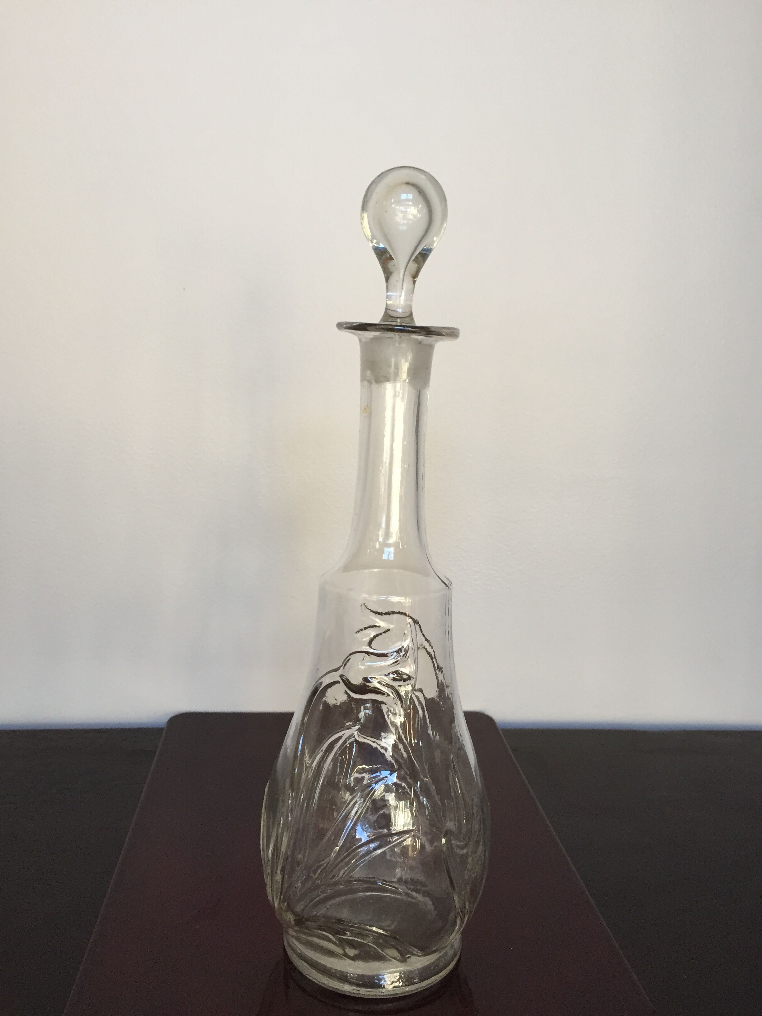 Art Deco stylized flowers carafe with its cap