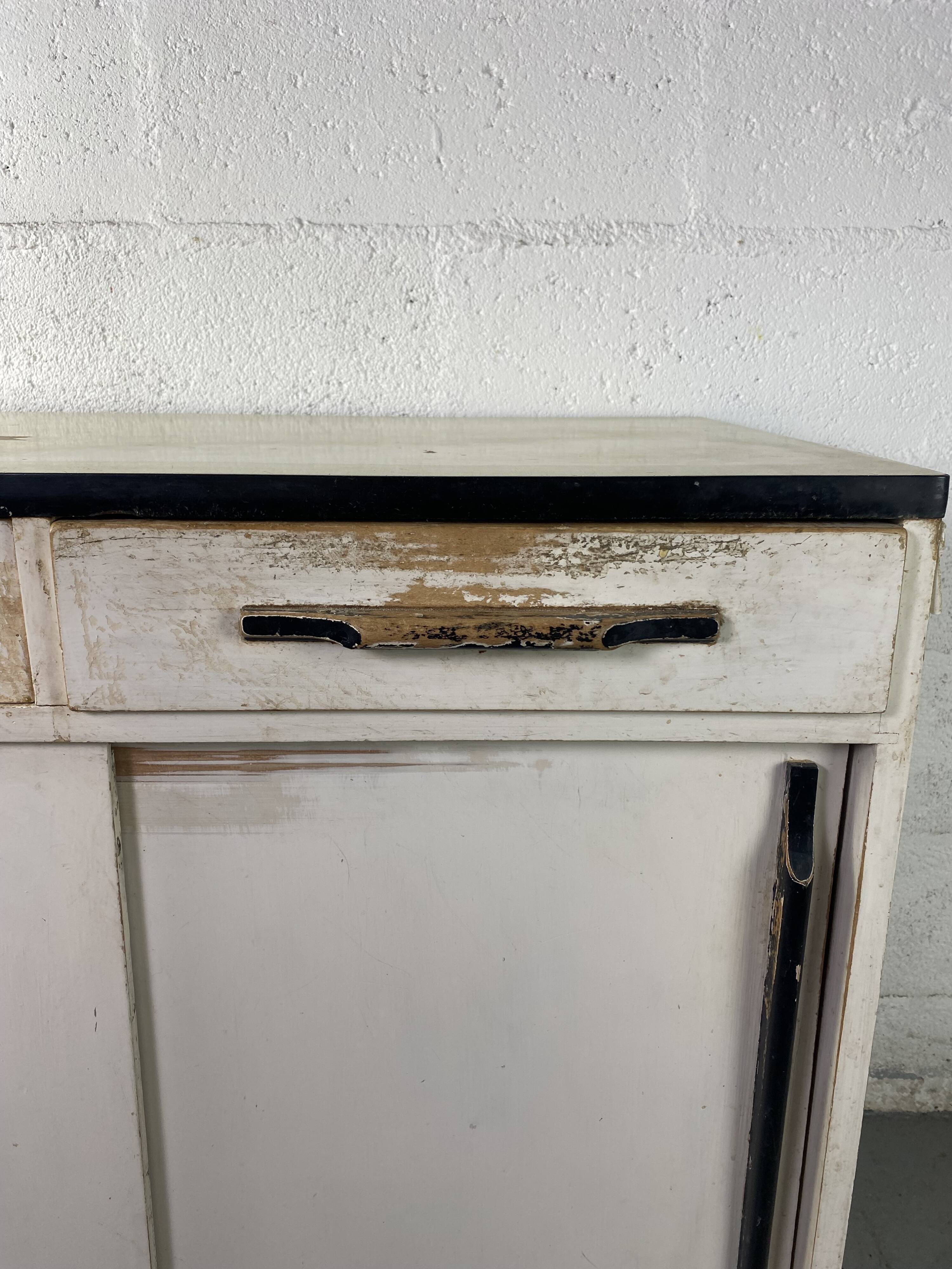 Kitchen sideboard in weathered Formica
