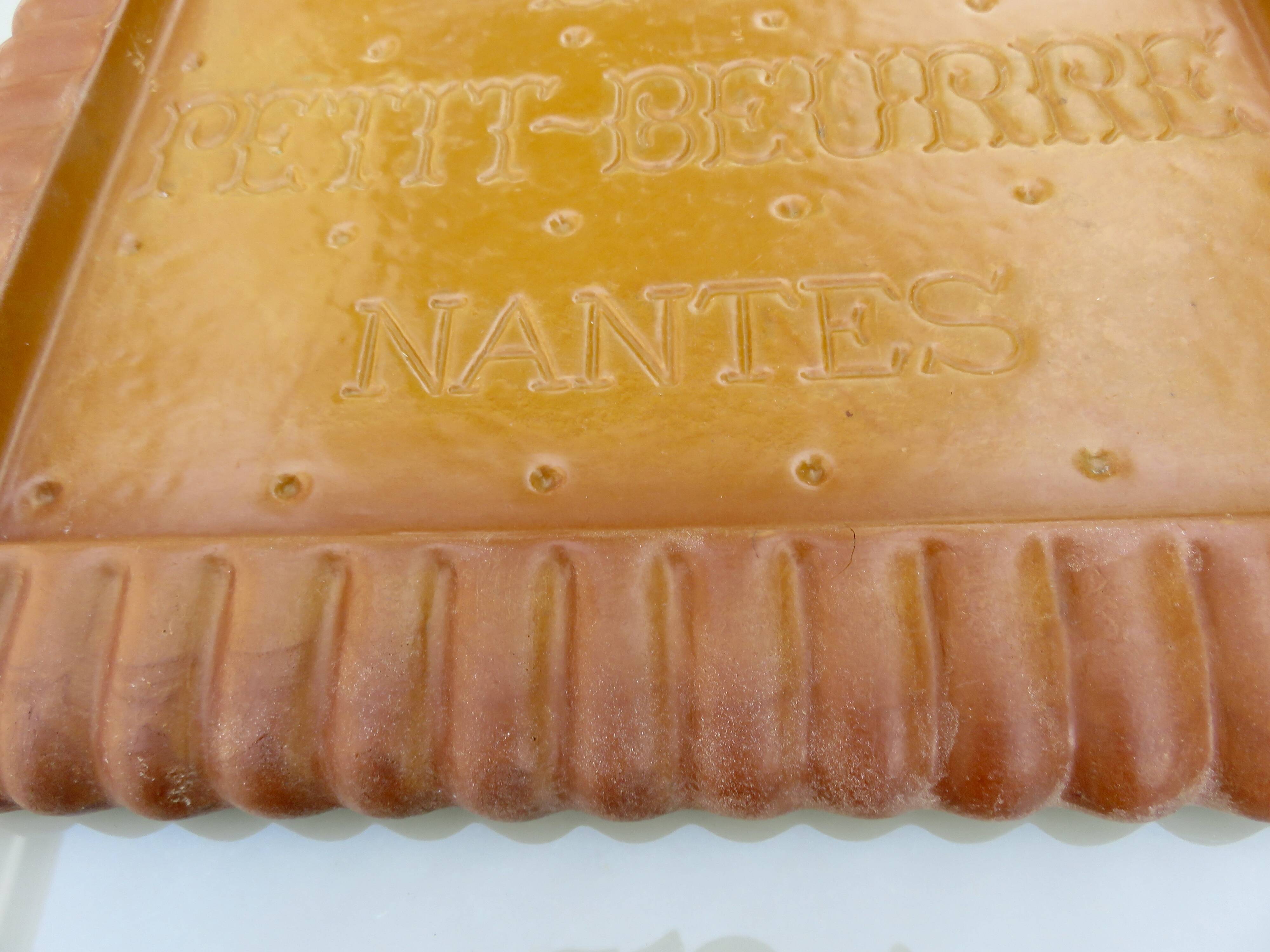 Decorative serving tray in resin, 1960s