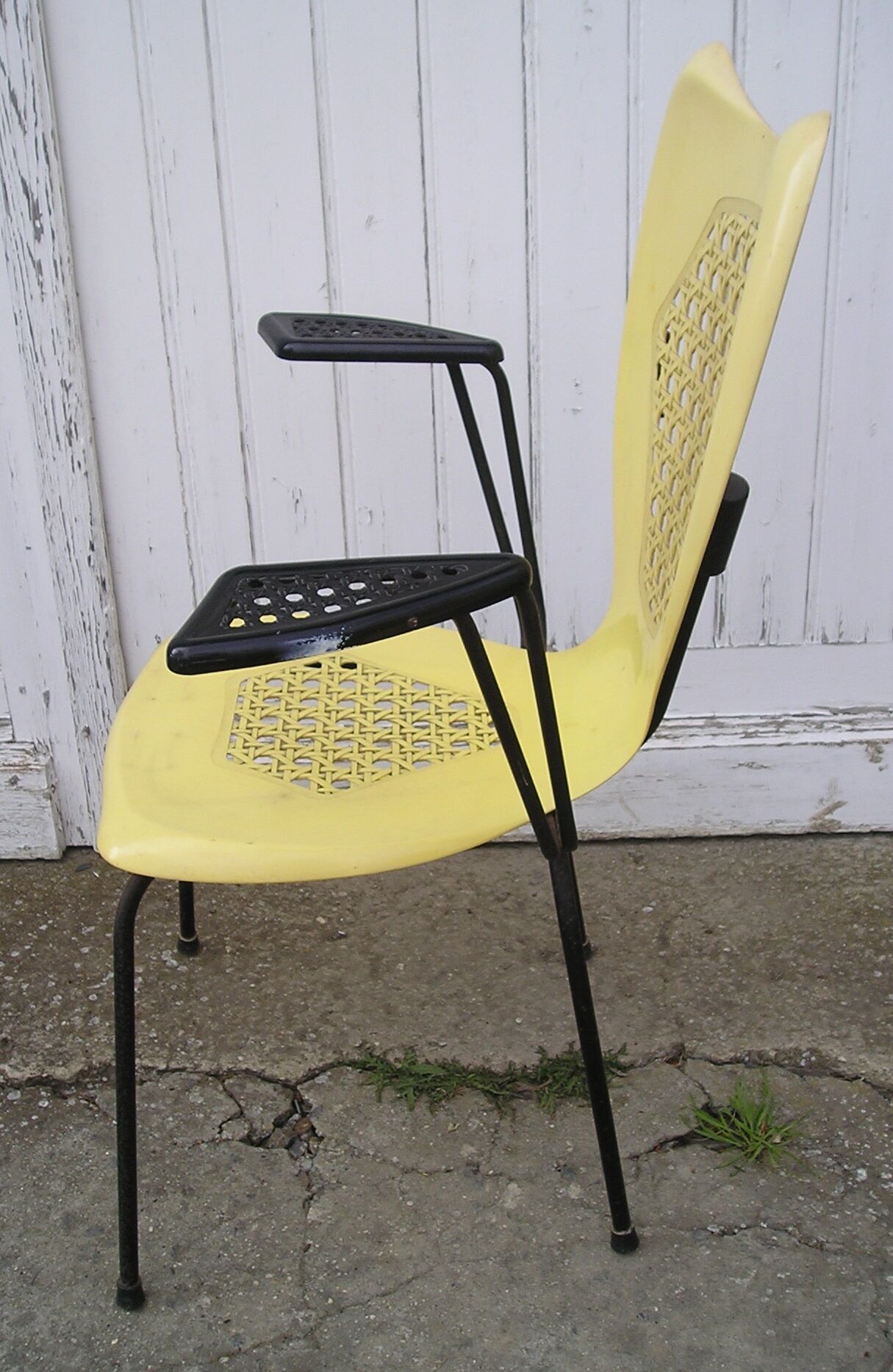 Gilac Chair No.1375 thermomoulated from the 1960s