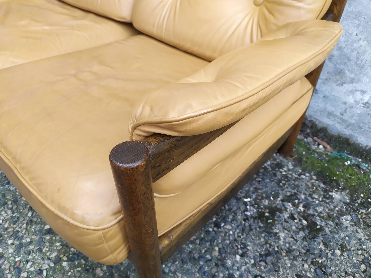 Scandinavian leather lounge