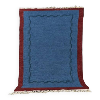 Slate blue and oxblood wool rug, 150/250cm