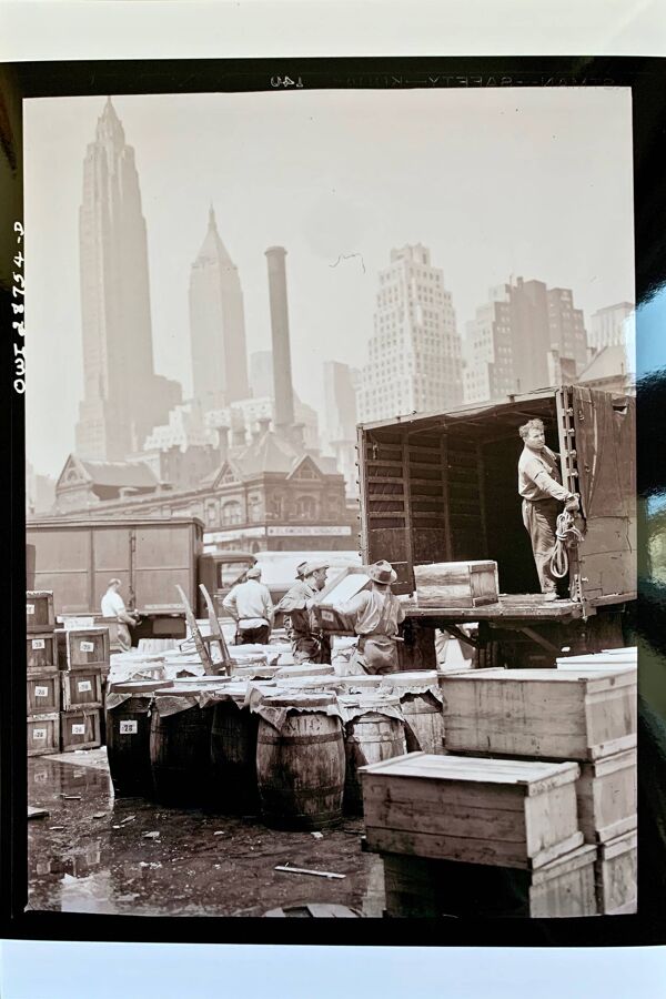 Fulton Fish Market 1943 – Le cœur battant du vieux New York