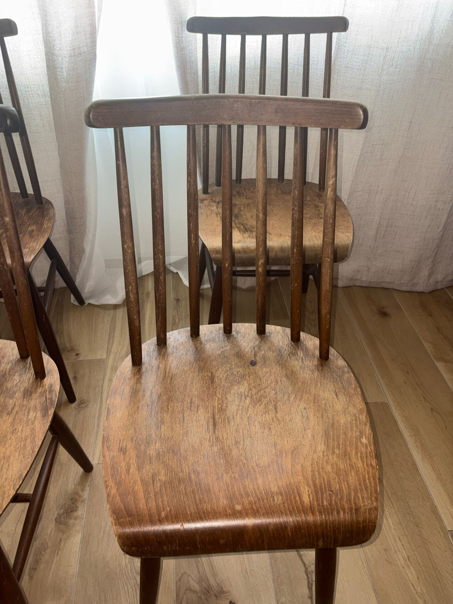 Chaise modèle Fanett