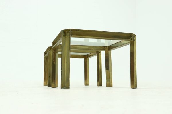 Ensemble de tables d'appoint ou tables basses en laiton et verre, modèle T09, par Peter Ghyczy, années 1970