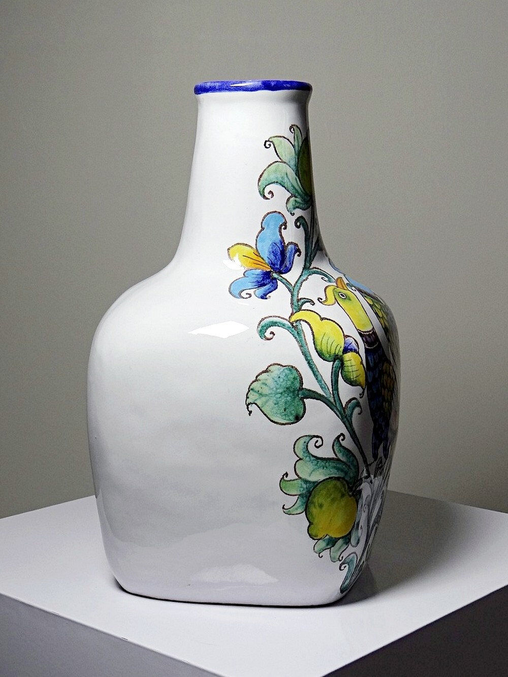 Large vintage Italian bottle vase from the 60s-80s in the style of Innocenti.