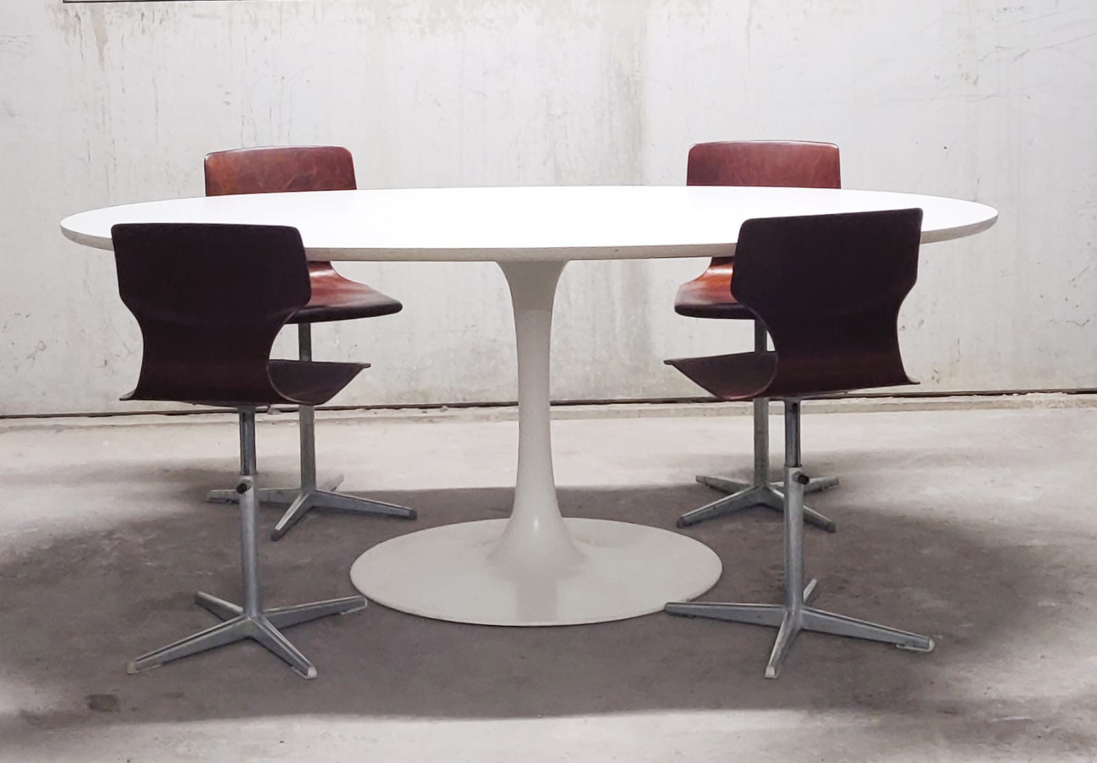 Vintage table foot tulip Arkana