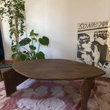 Oval coffee table