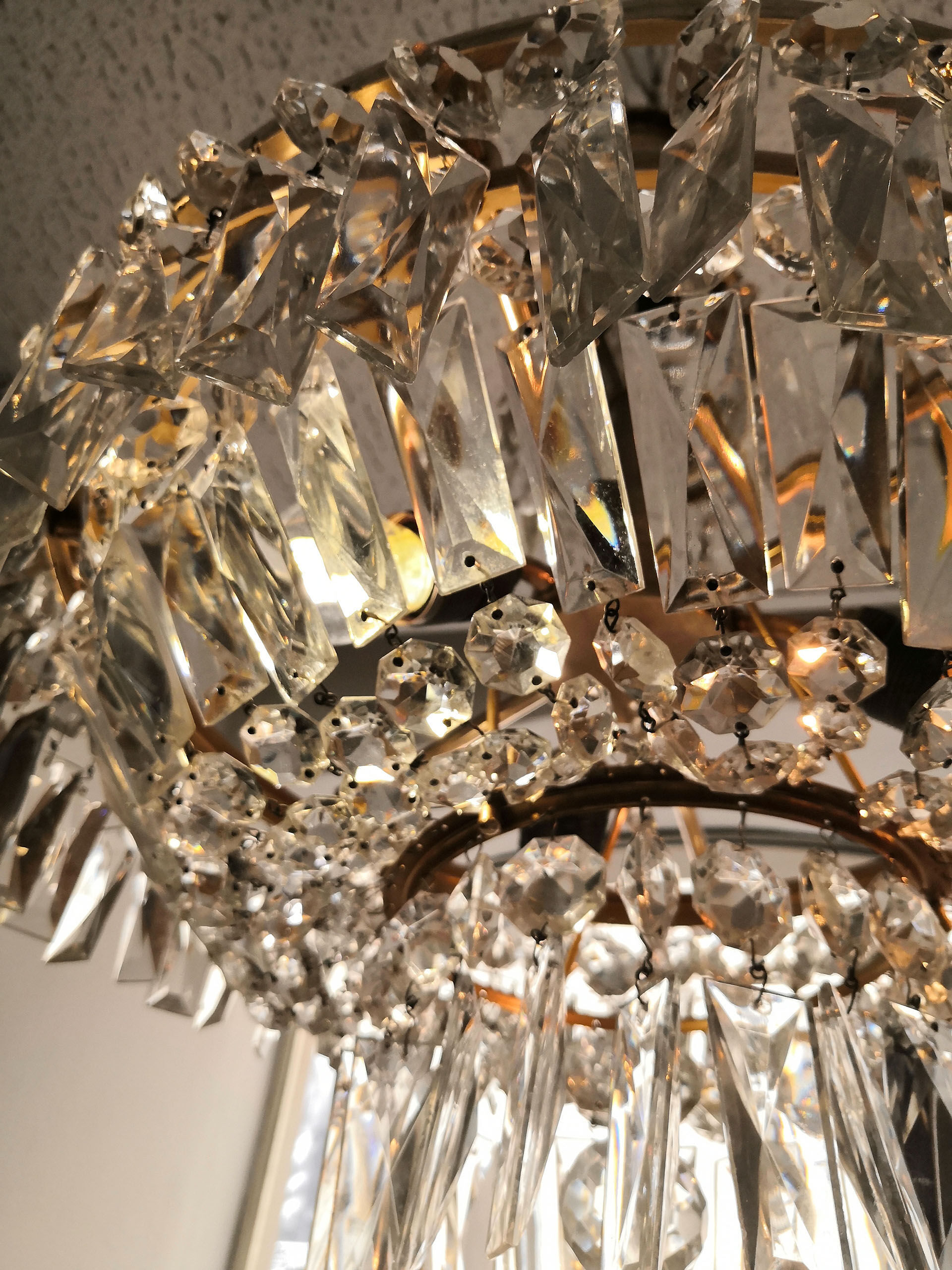 Crown chandelier with grapevines