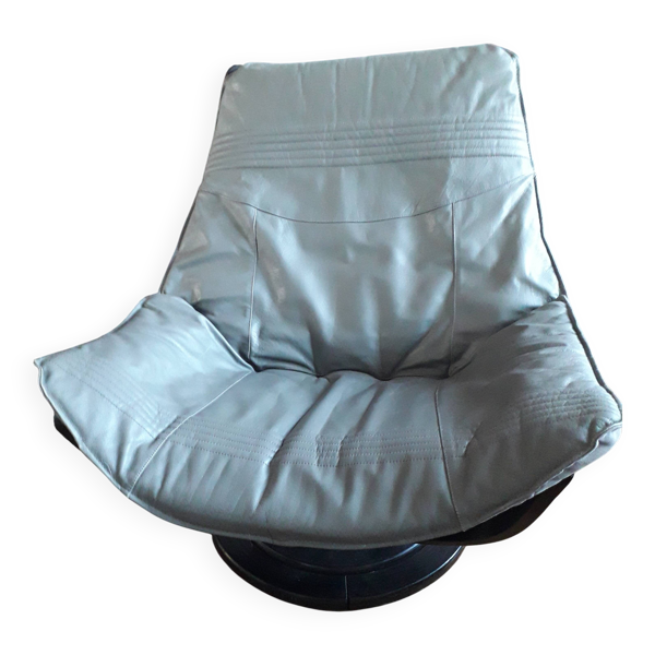 Fauteuil vintage suédois en cuir signé Nelo — Beyit