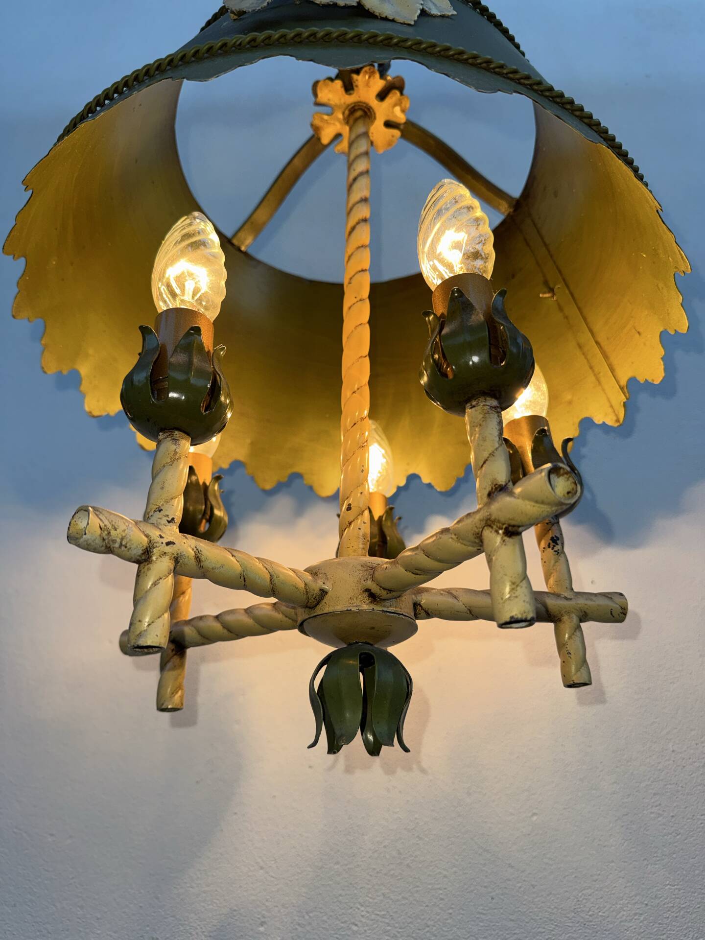 Florentine style chandelier Hollywood Regency 1960s