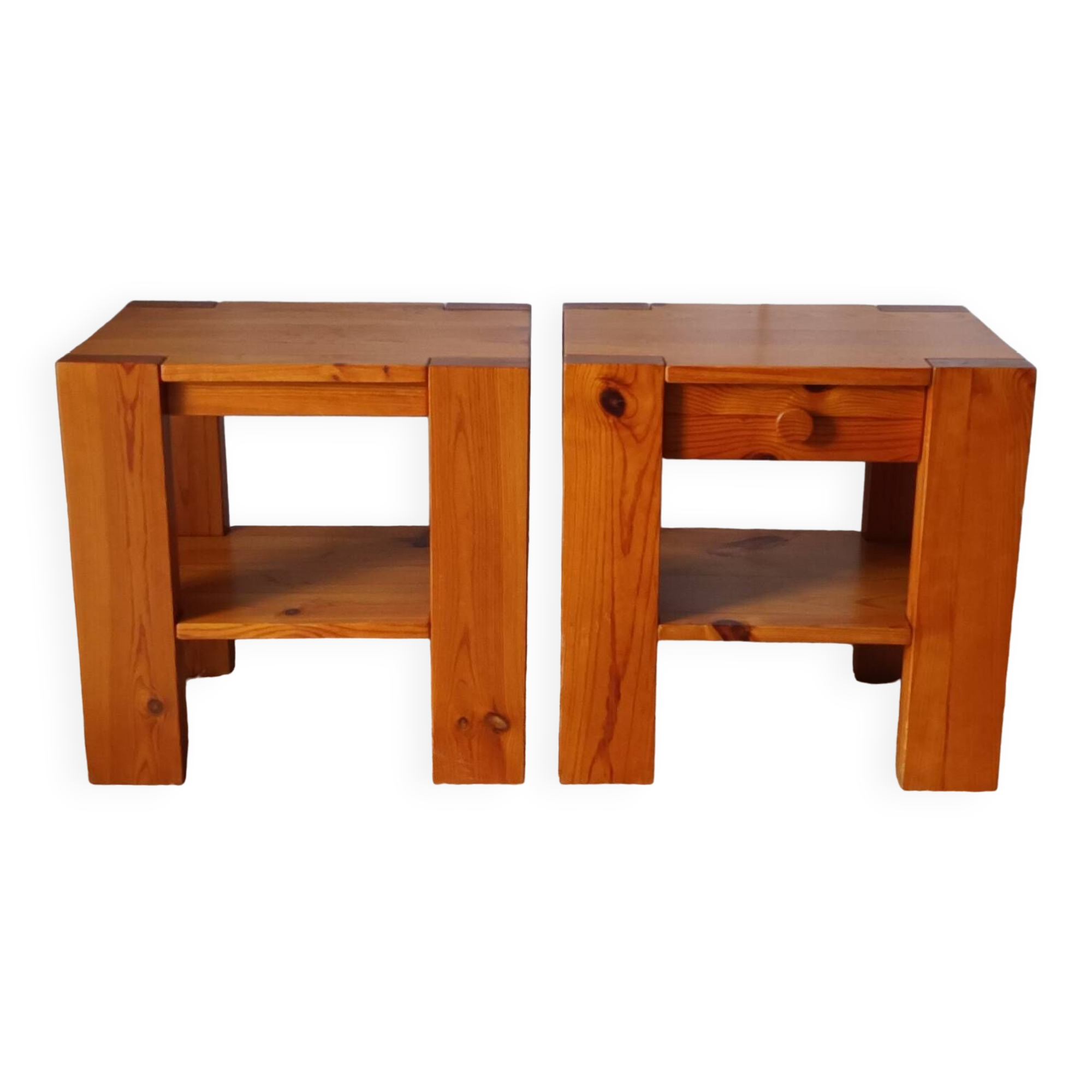 Paire de chevets en pin vintage