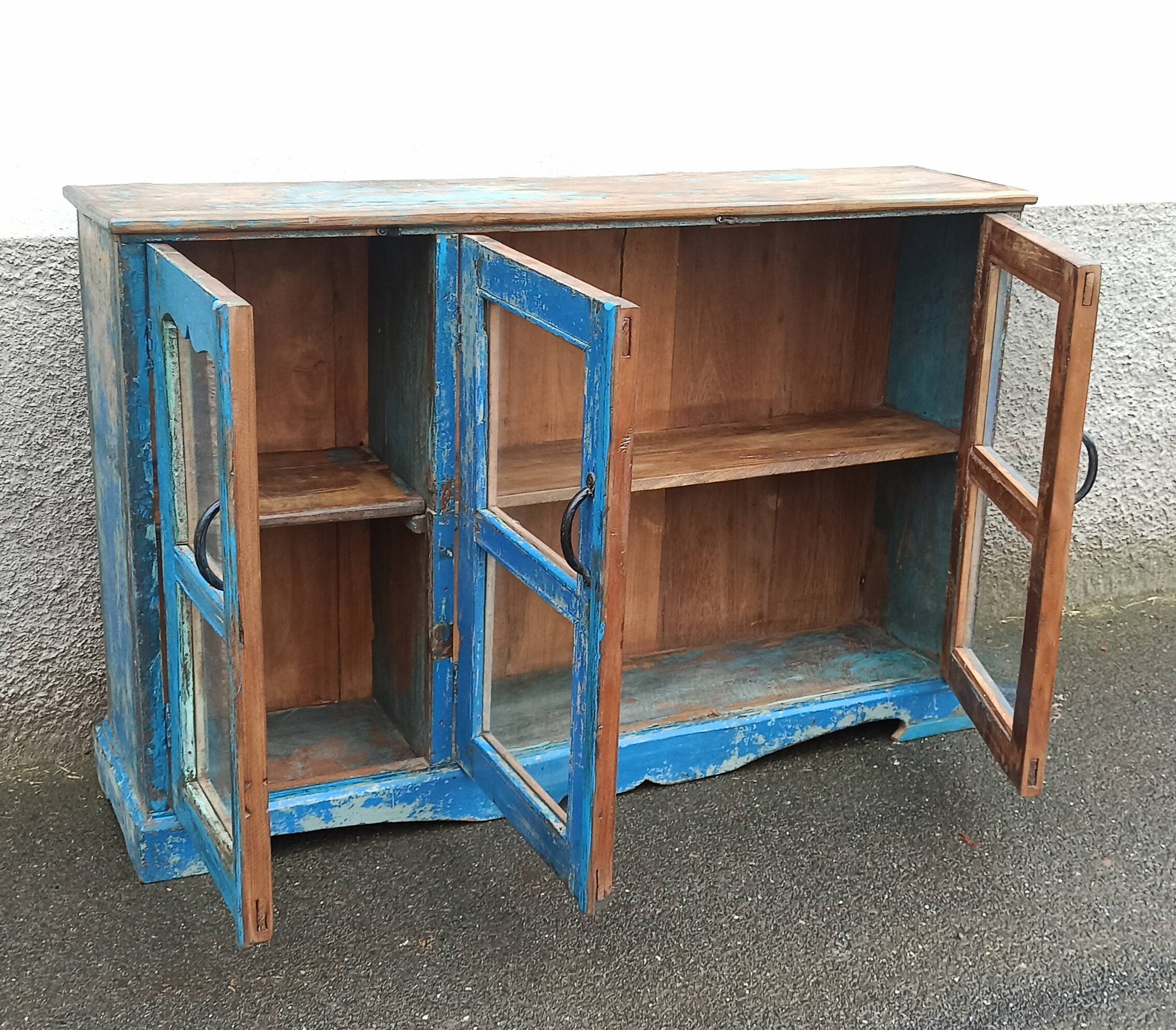 Small wooden display buffet