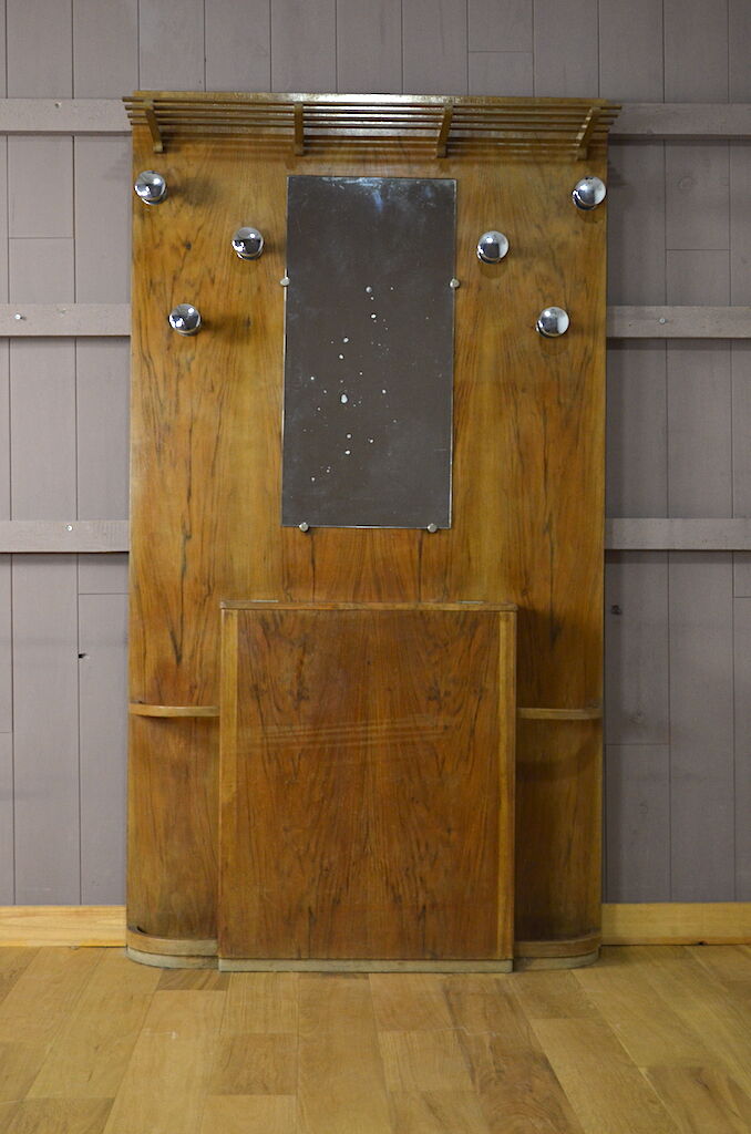 Art-deco cloakroom in walnut 1930/1940
