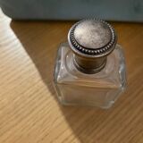 Flacon de parfum ancien bouchon en métal argenté
