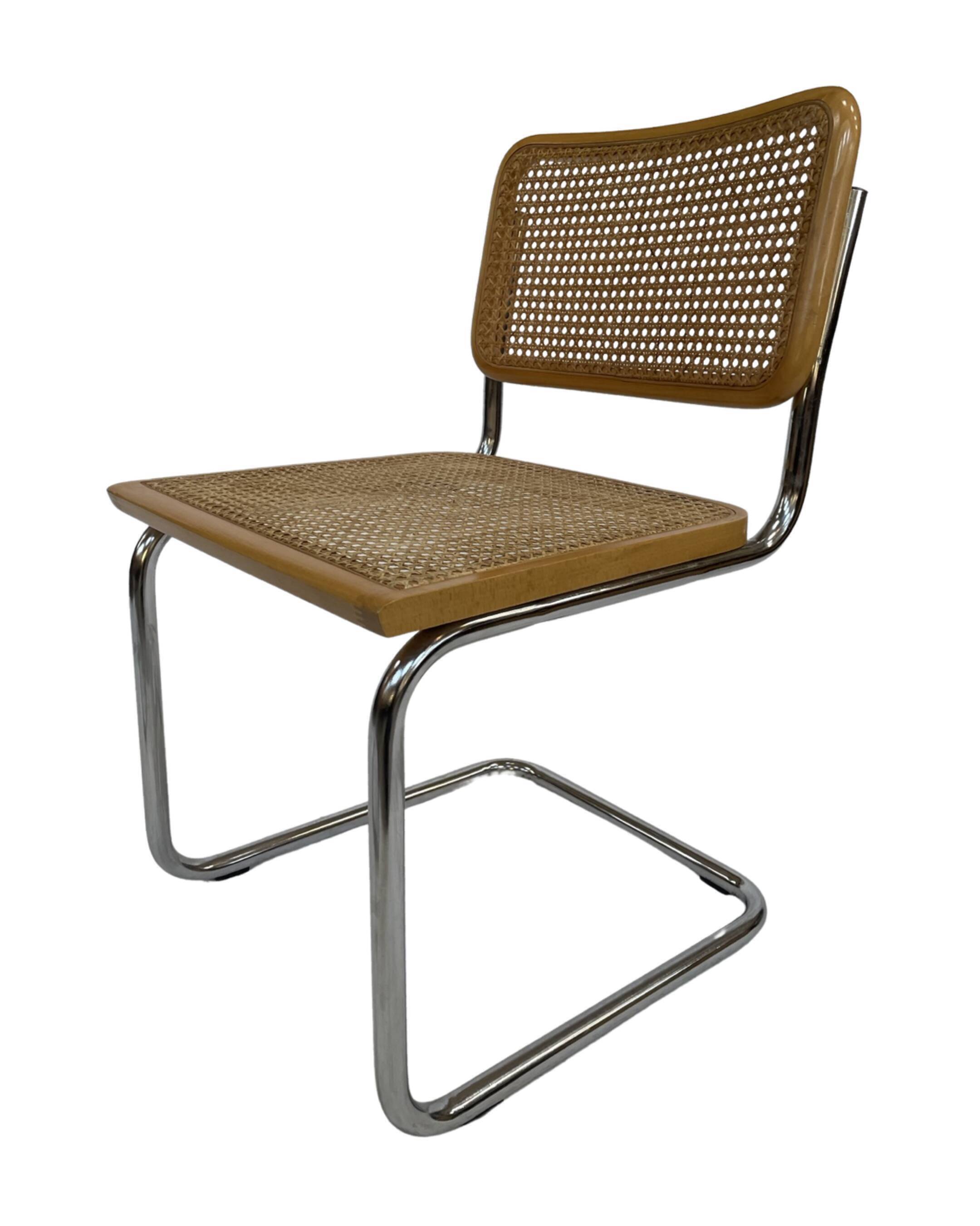 Lot de  4 chaises modèle Cesca B32