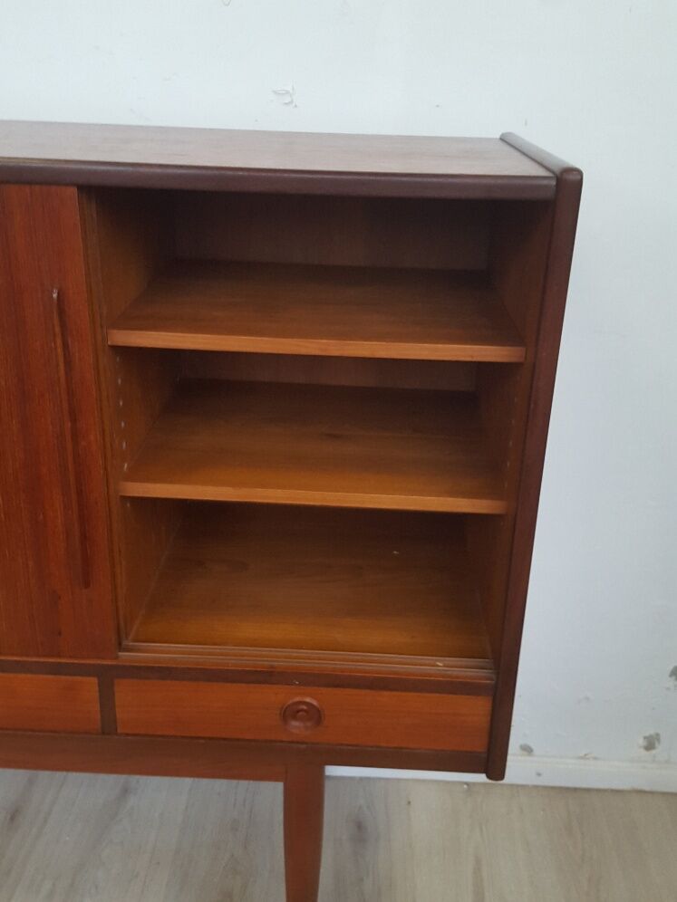 Side board
