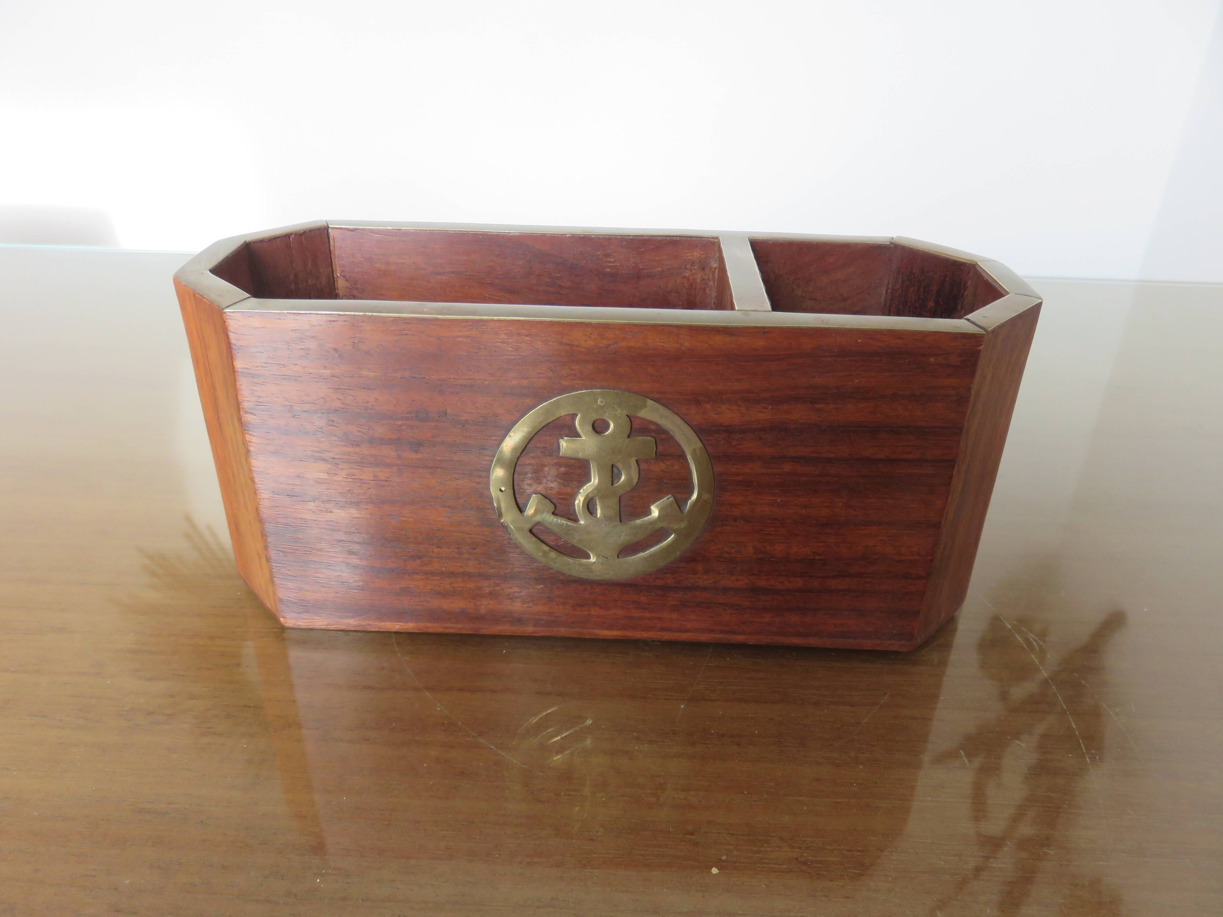 Porte crayon en palissandre et laiton 1970