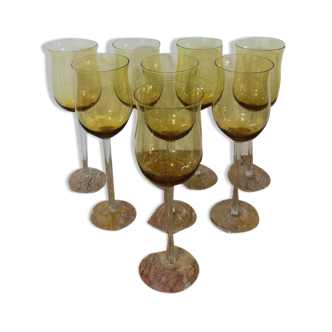 Lot de 8 verres à vin en verre ambré